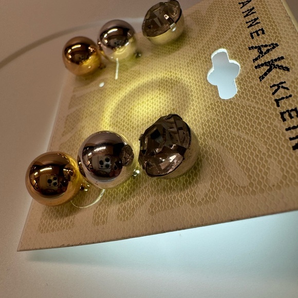 ANNE KLEIN STUD EARRINGS - Picture 11 of 13